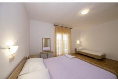 APARTMANI DEBELIĆ Апартамент 2 – Dobrila 2 фото 4