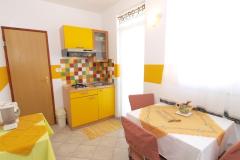 Cheap apartment in Rovinj Апартамент 1 – Žuti 2+1 фото 1