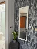 апартаменты Blažic Vodice  Номер 6 – Soba 8 фото 3