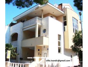 Vila Ivиic Promajna