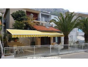дом Pokoje Комната Villa Sodan