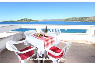 Vinka apartments DIREKT NA PLAŽI