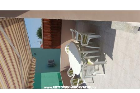 APARTMAN PAULINA/BIBINJE:4+2/STUDIO фото 3