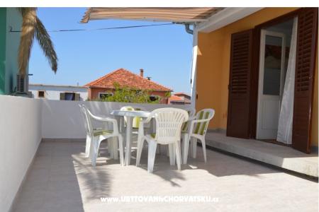 APARTMAN PAULINA/BIBINJE:4+2/STUDIO фото 4