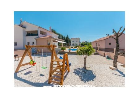 Holiday house vila Kunfin фото 3