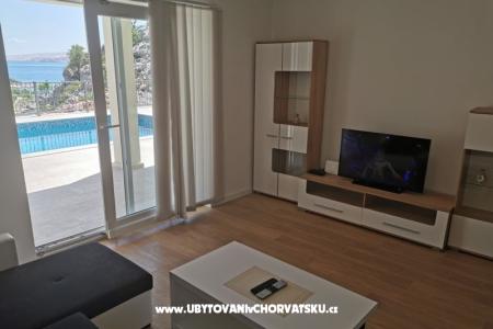 Beachfront дом Robert с бассейном Карлобаг Хорватия