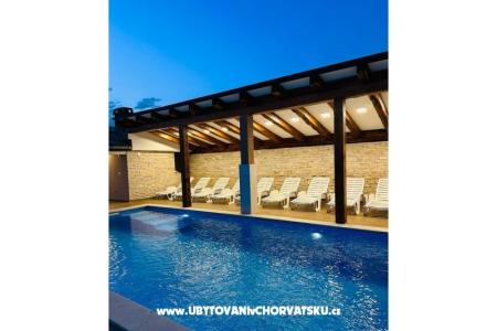Villa Robert 2 с бассейном Cesarica Карлобаг Хорватия