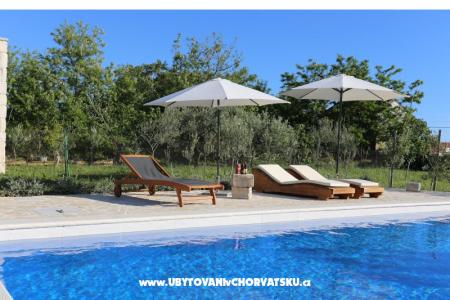 Holiday Home POMALO Нин - Задар Хорватия