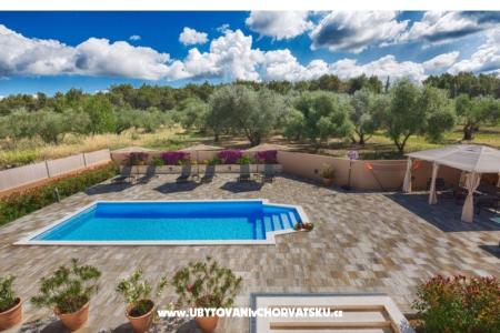  дом с бассейном - Villa Marijana  Петрчане Хорватия