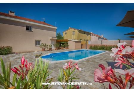 дом с бассейном - Villa Marijana  фото 5