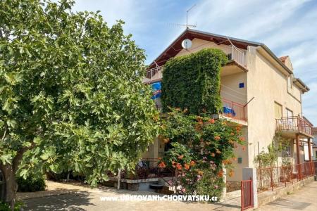 Villa Ana , one min walk to beach фото 4