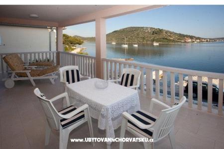 Beach apartments Rogoznica фото 3