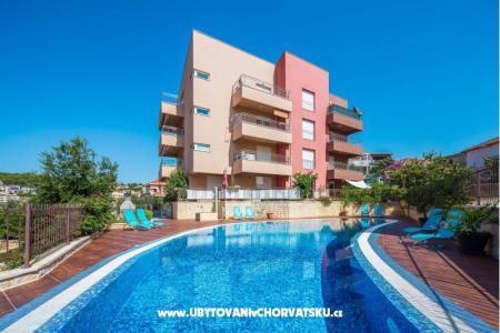 LAURA, 110 m2 pool, 100 m to beach фото 3