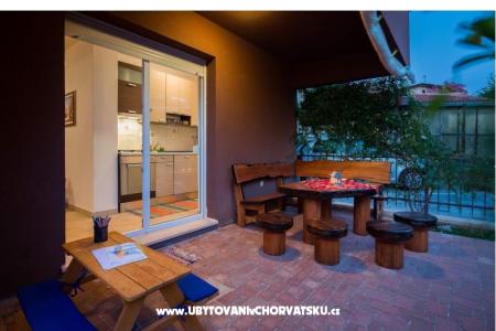 LAURA, 110 m2 pool, 100 m to beach фото 4