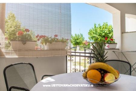 Sea Breeze apartments Тучепи Хорватия