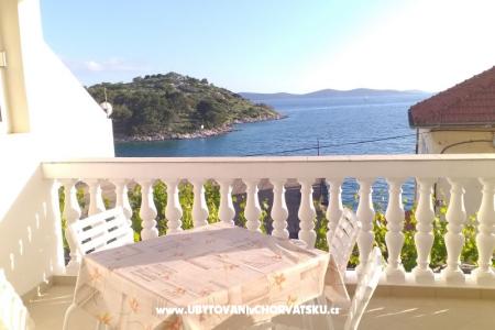 апартамент Ivan (15m from  beach) Vodice Хорватия