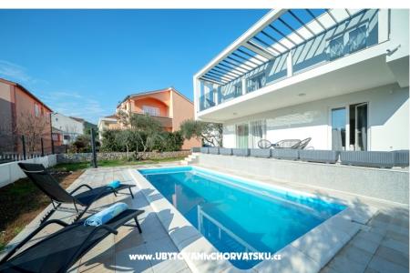 Beach Villa с бассейном Tribunj фото 2
