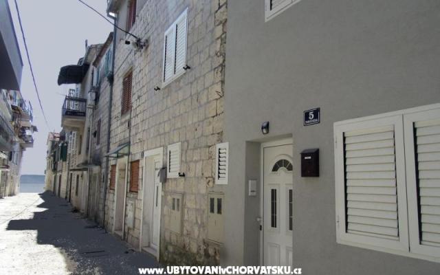 Holiday Home Sara- Kastel Stafilic – Проживание Каштела, Хорватия