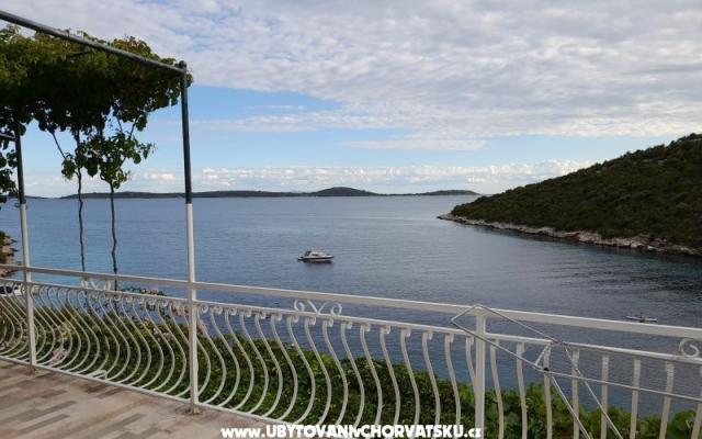 Beachfront apartments Maria Ljublje – Проживание Трогир, Хорватия