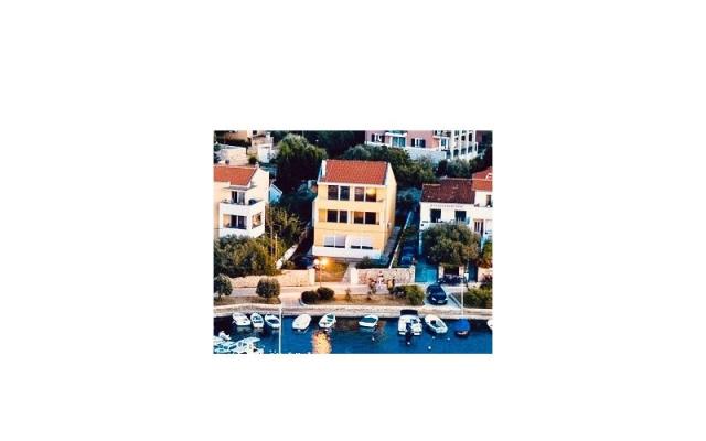 All Beachfront  – Проживание остров Углян, Хорватия