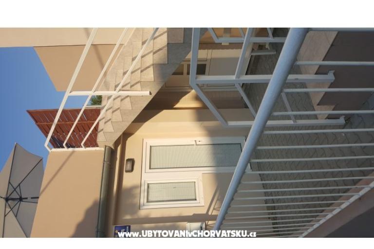 APARTMAN PAULINA/BIBINJE:4+2/STUDIO – фото 13