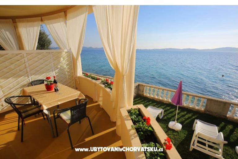 апартаменты First row to the sea – фото 11