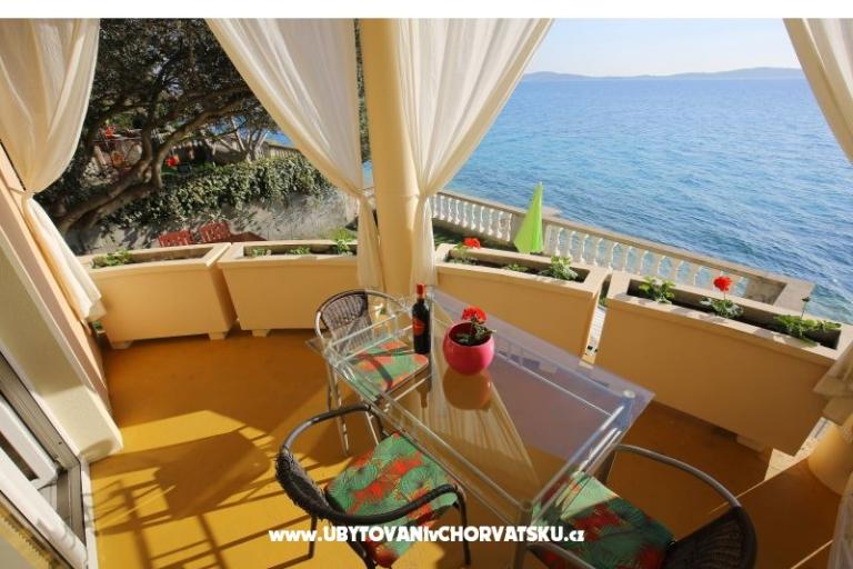 апартаменты First row to the sea – фото 15