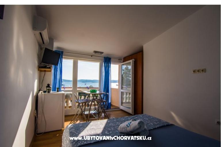 апартамент Anastazija i sobe RoLo uz  – фото 8