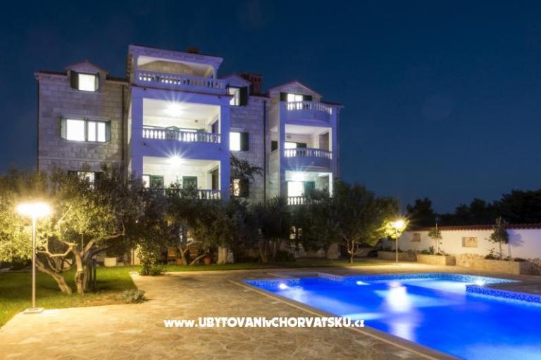 Luxury апартаменты с бассейном – фото 2