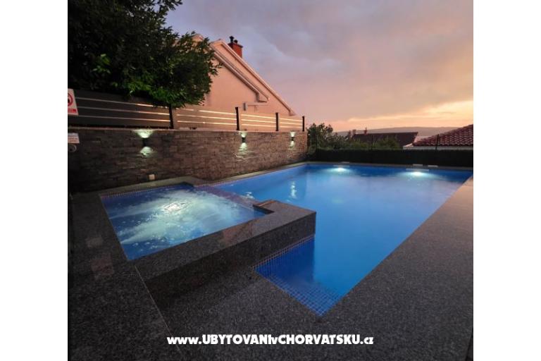 Delux apartment, heated pool – фото 11