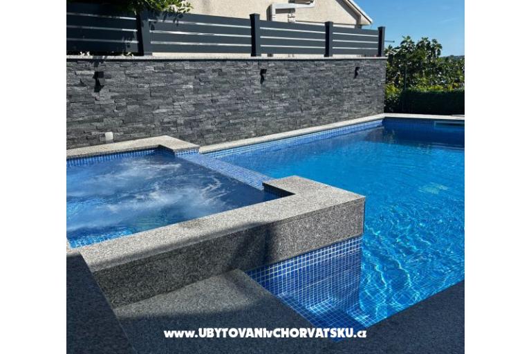 Delux apartment, heated pool – фото 12