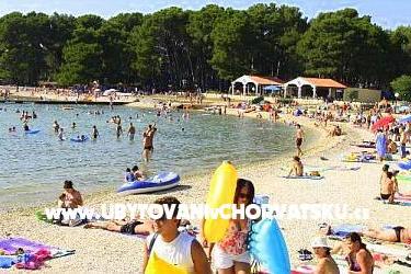 апартаменты Rudez - pool - jacuzzi  – фото 8