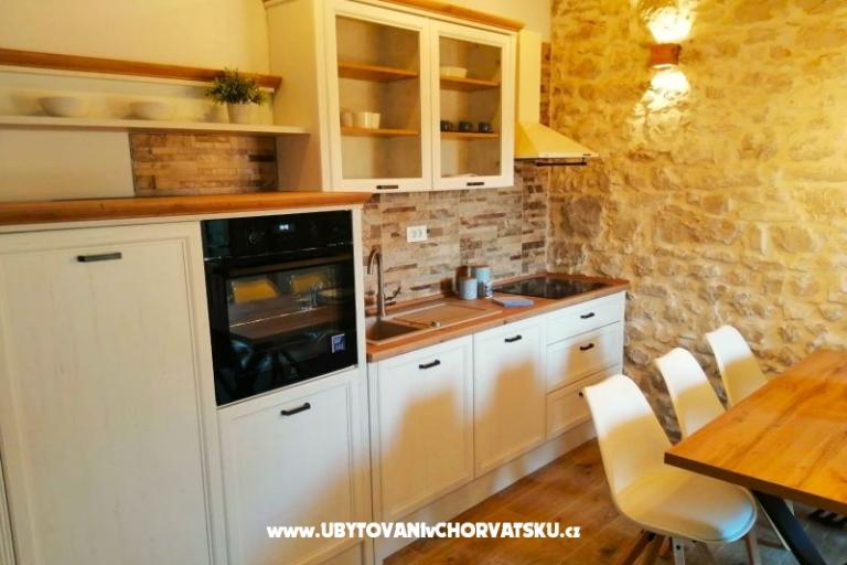 Dalmatinska kamena kuća – фото 22