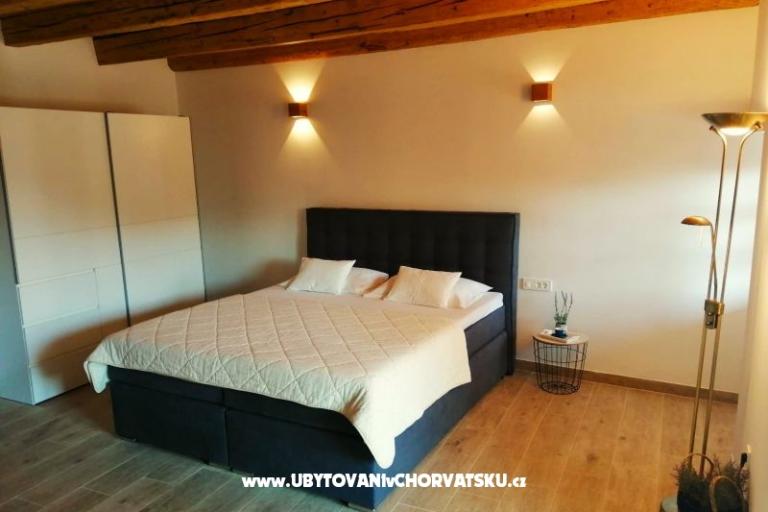 Dalmatinska kamena kuća – фото 28