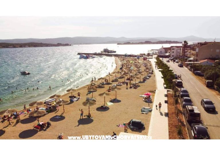 Dalmatinska kamena kuća – фото 34