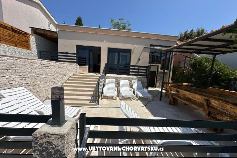 Villa Amfora with Pool - Karlobag – фото 28