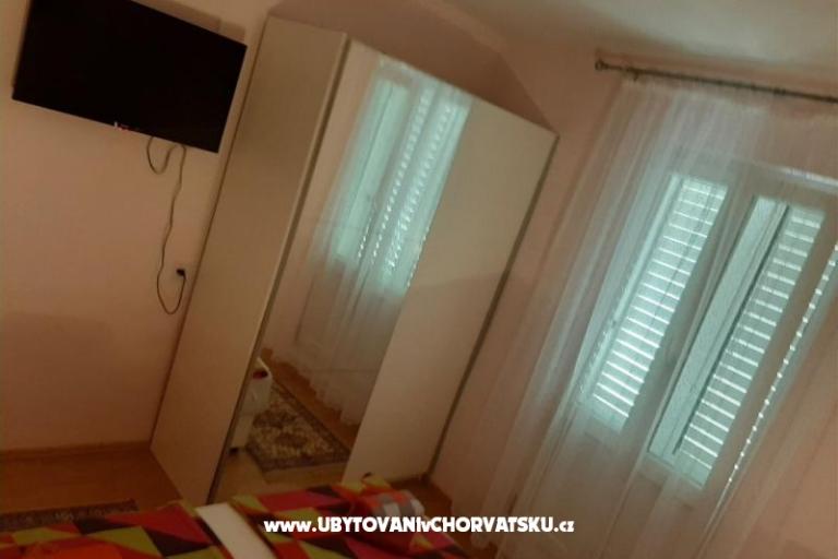 Holiday Home Sara- Kastel Stafilic – фото 10