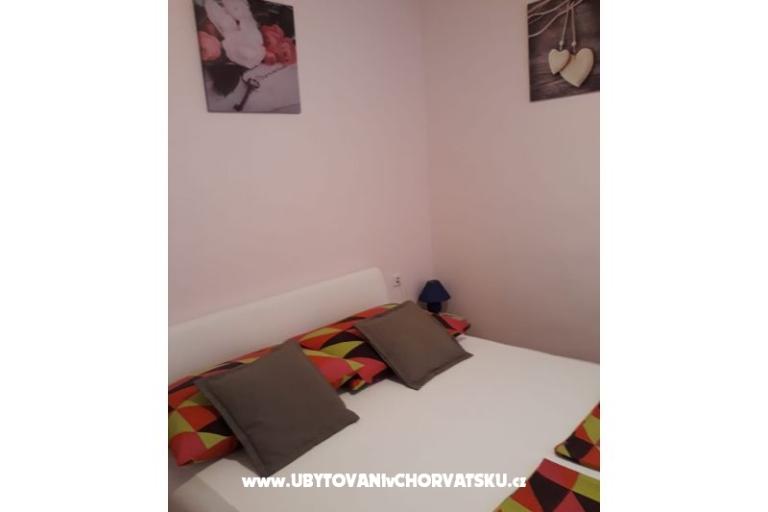 Holiday Home Sara- Kastel Stafilic – фото 12