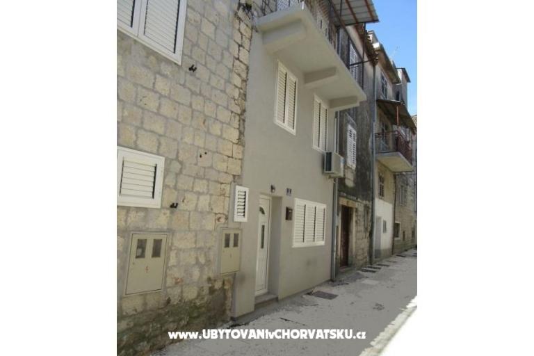 Holiday Home Sara- Kastel Stafilic – фото 2