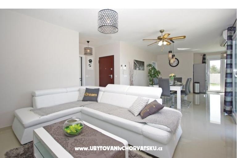 Lux AP6+2 jacuzzi – фото 18