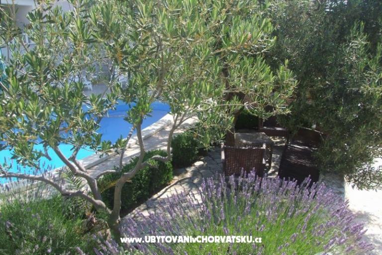 апартаменты Villa MANDINA с бассейном – фото 14