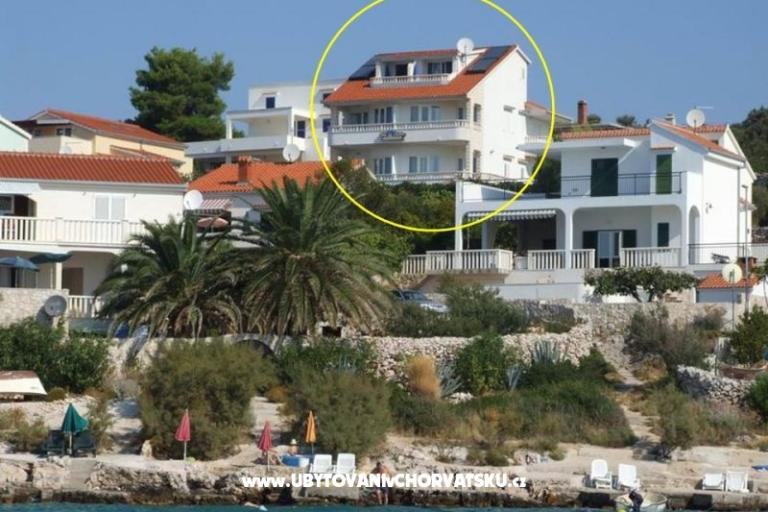 апартаменты Villa MANDINA с бассейном – фото 7