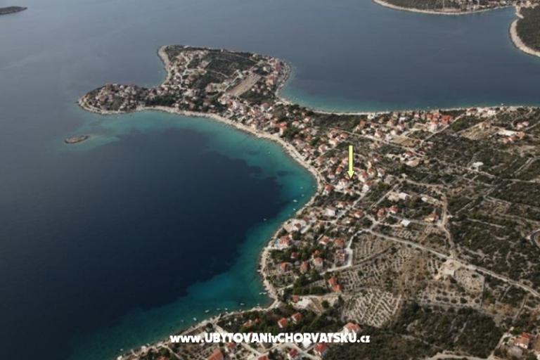 апартаменты Villa MANDINA с бассейном – фото 8