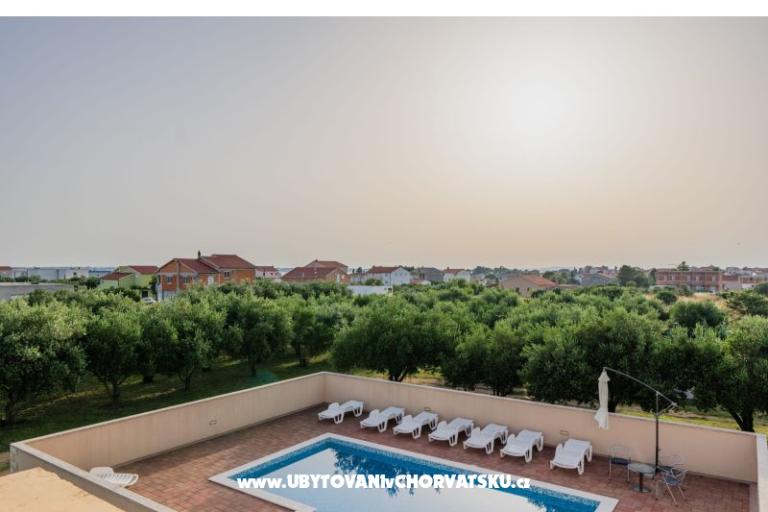 POOL HOUSE STIPE – фото 12