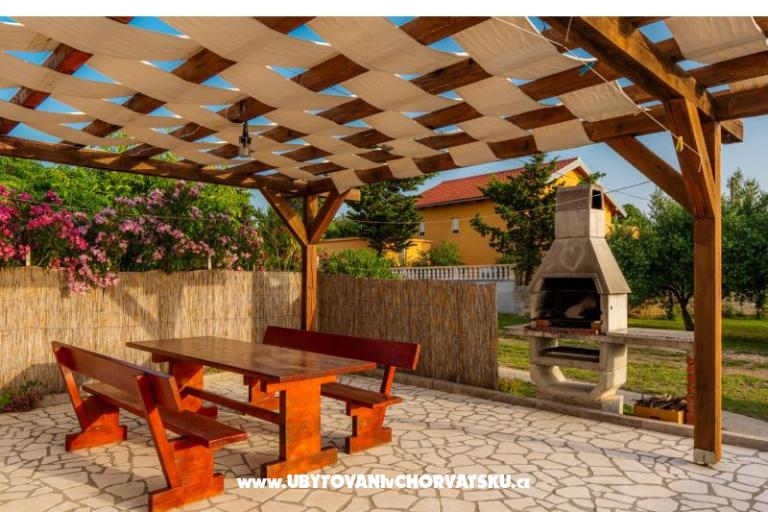 POOL HOUSE STIPE – фото 5