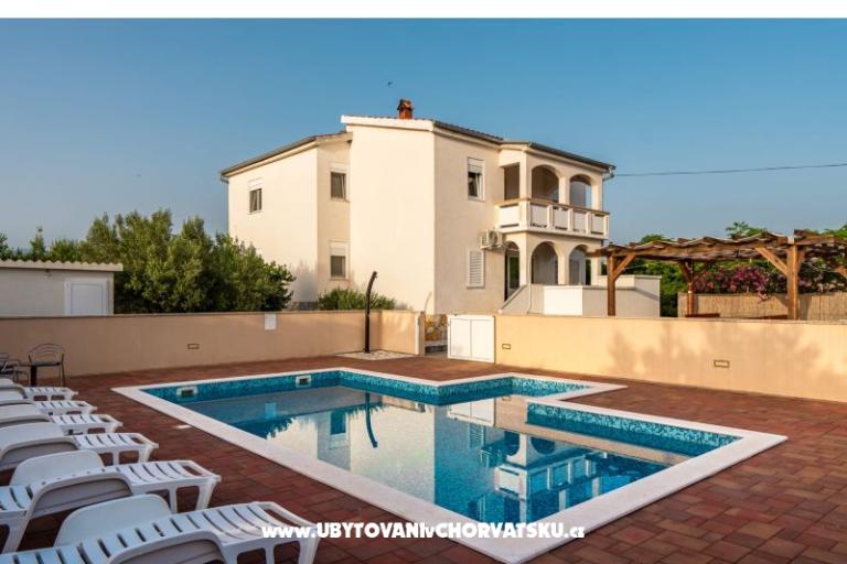 POOL HOUSE STIPE – фото 7