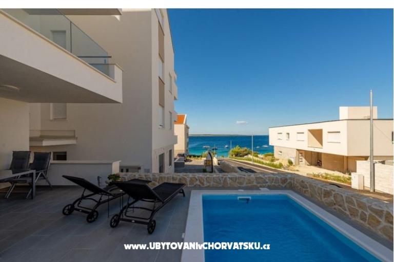 Dolphin view + pool by the beach – фото 2