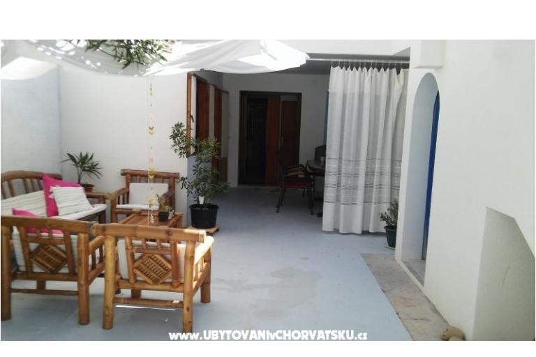 Renovated old house near sea in Pag – фото 3