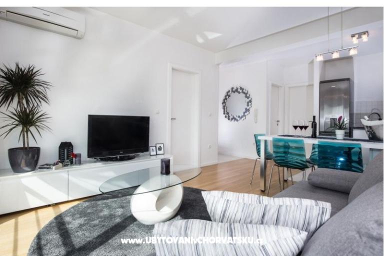 Bubbles Luxury Penthouse with jacuz – фото 12