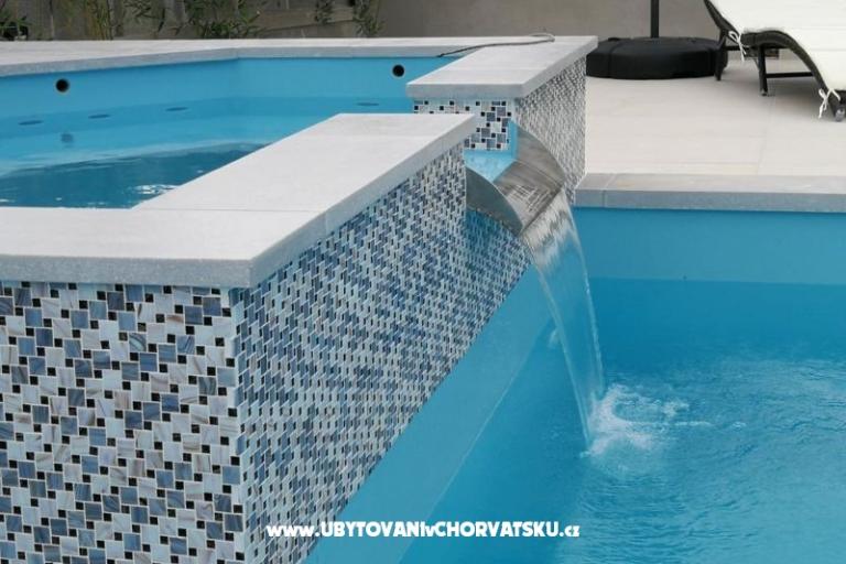 Family friendly Apt with a pool  – фото 4